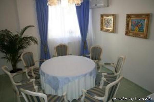 Hotel Nelisse Bucarest Restaurant photo