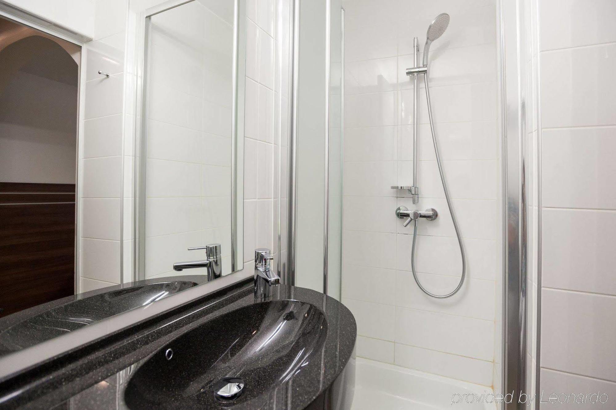 Hotel Nelisse Bucarest Extérieur photo