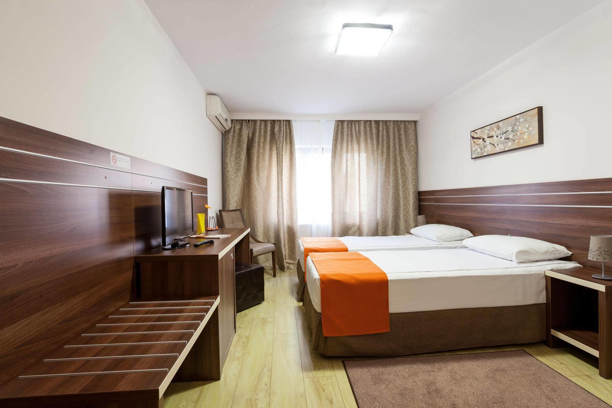Hotel Nelisse Bucarest Extérieur photo