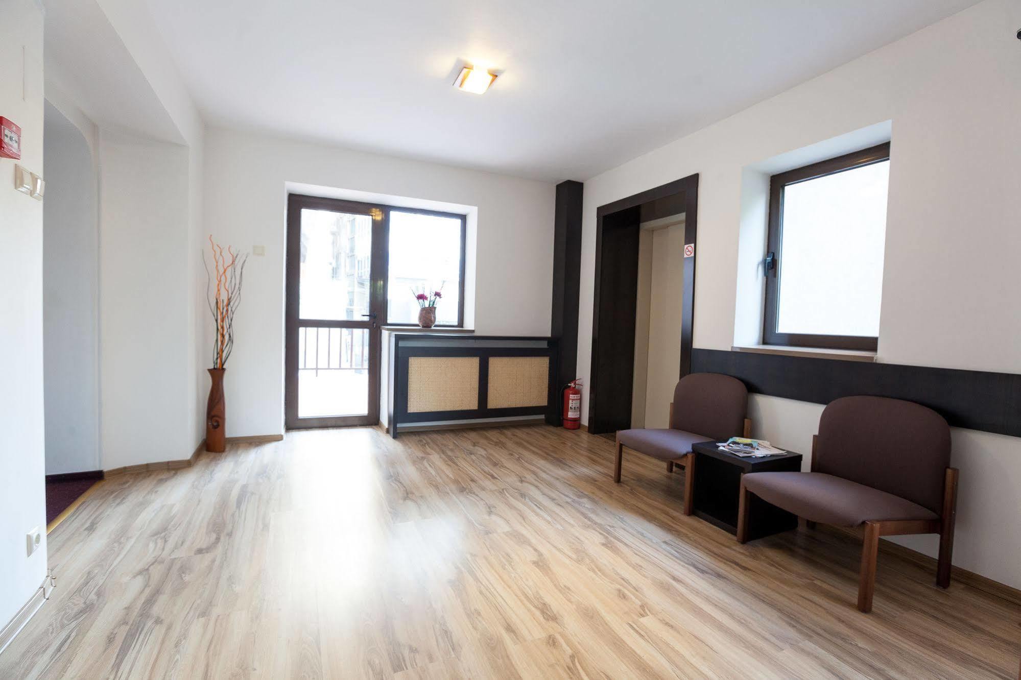 Hotel Nelisse Bucarest Extérieur photo