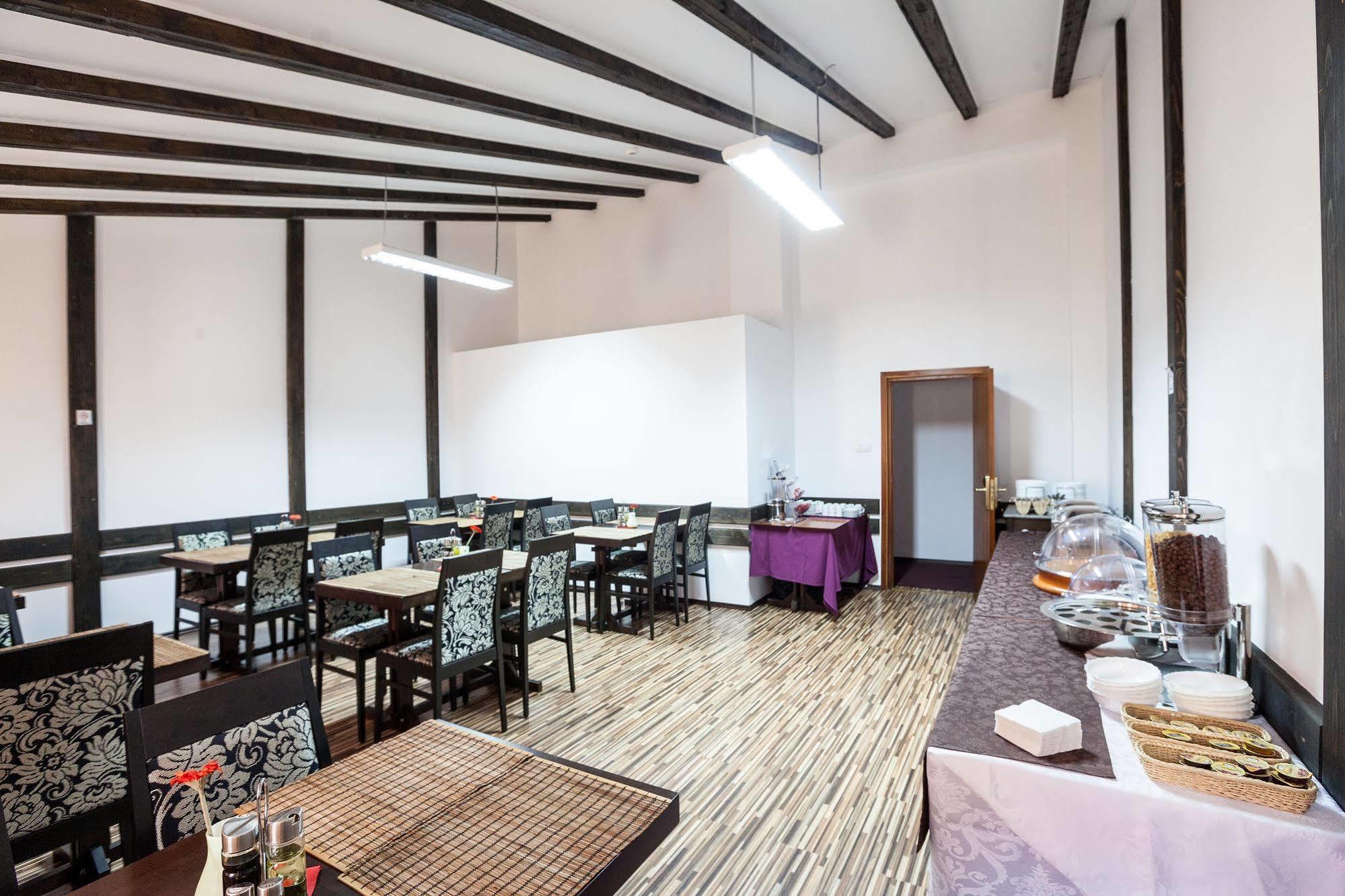 Hotel Nelisse Bucarest Extérieur photo