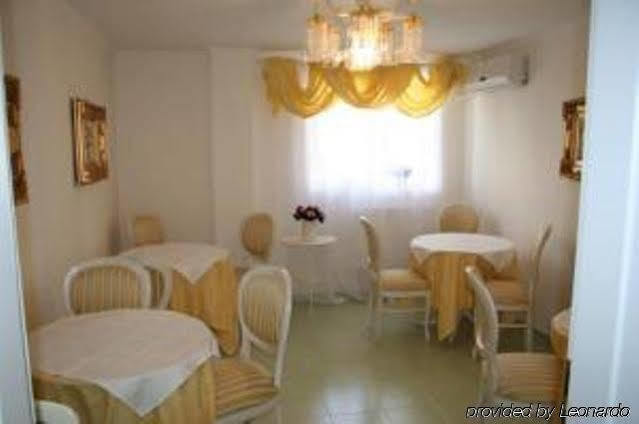 Hotel Nelisse Bucarest Extérieur photo